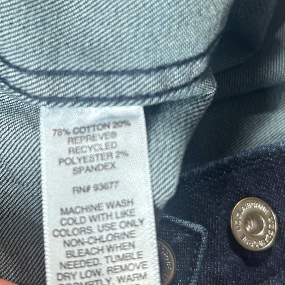 Liz Claiborne Women's Denim Jacket Blue Long Sleeve Button Front XXL Made NEW - Picture 9 of 9